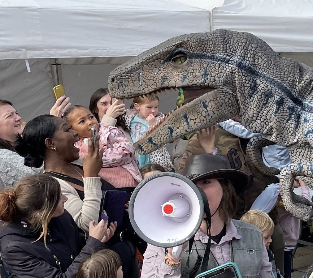 Roarsome Dinosaur Show