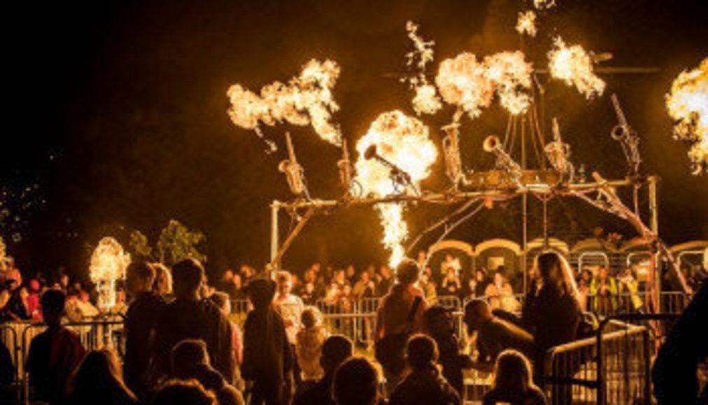 Large crowds enjoy The Awakening event in Hull city centre