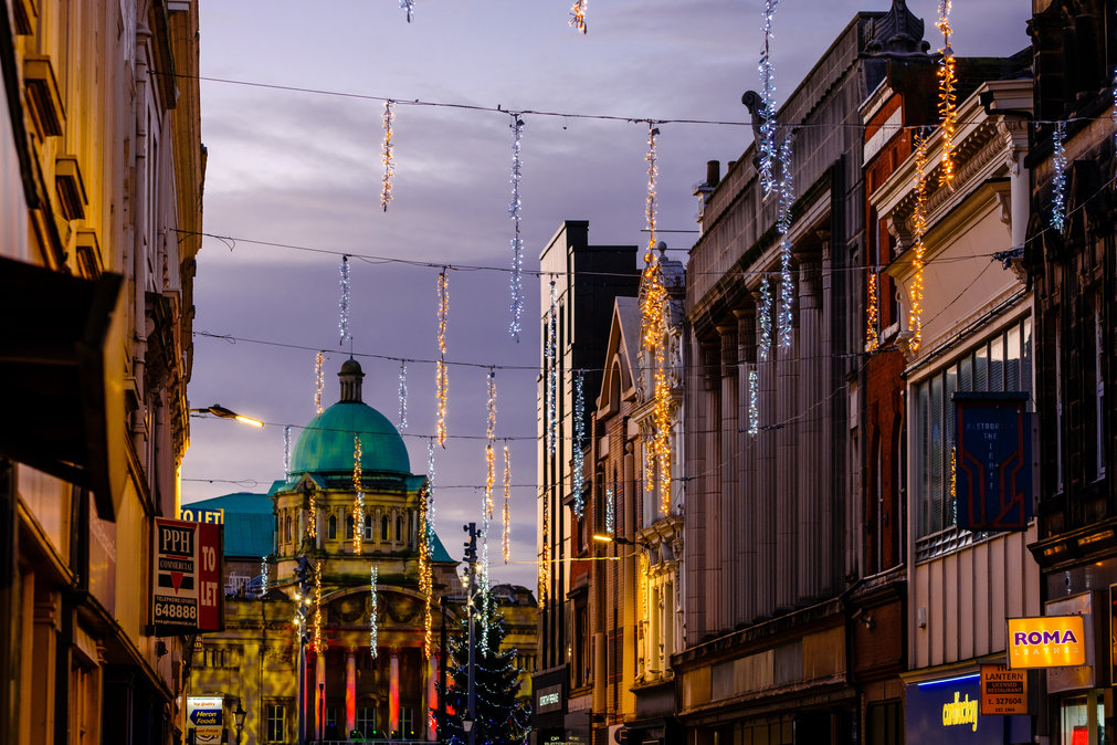 FREE Christmas parking and £5 group bus tickets for Hull shoppers